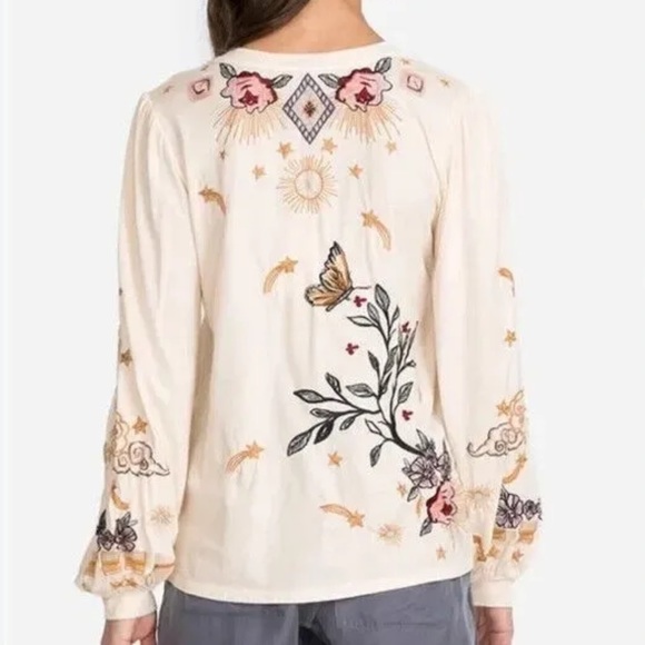 Women’s size small. Johnny Was long sleeve “Selah” long sleeve shirt. Cream - Picture 2 of 9